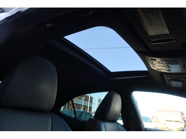 オプション　サンルーフ装備になりますのでよりドライブも楽しくなります☆