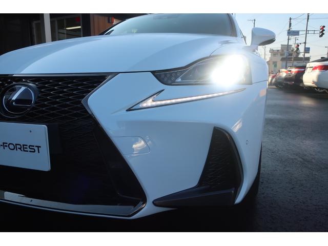 オプション　３眼ＬＥＤヘッドライト装備になります☆