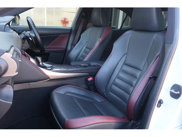 シートのへたりも少なくとても綺麗に保たれております☆