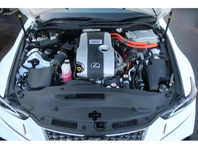 エンジンルームになります。入庫時にアイドリングチェック、試乗を行っております☆