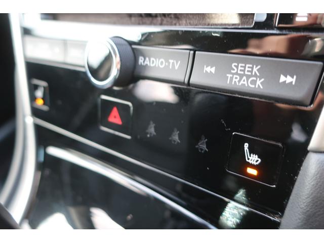 スカイライン ３５０ＧＴ　ＦＯＵＲ　ハイブリッド　タイプＳＰ　黒本革シート　ＢＯＳＥサウンド　パドルシフト　ＯＰカラー　１９インチＡＷ　インテリジェントクルーズＣ　エマージェンシーＢ　ブラインドスポットＭ　アラウンドビューＭ　シートヒーター　前後ソナー　４ＷＤ（7枚目）