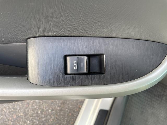 プリウス Ｓ　保証付　関東仕入　禁煙車　アルミホイール　ＣＤ　ＥＴＣ　スマートキー　バックカメラ　アイドリングストップ　サイドエアバッグ　フォグランプ　オートライト　ドアバイザー　盗難防止システム　取扱説明書（68枚目）