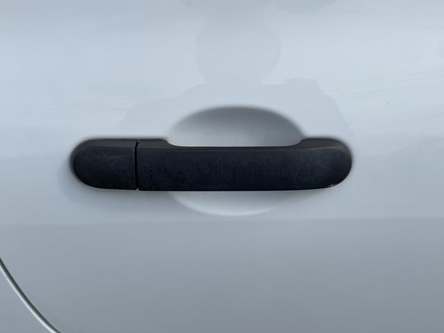 【支払総額推進店】お車をご覧い頂きまして、誠に有難う御座います。在庫車両になりますので、是非ご都合の宜しい時に、見に来て下さい。来店予約をされると、ご案内がスムーズです。