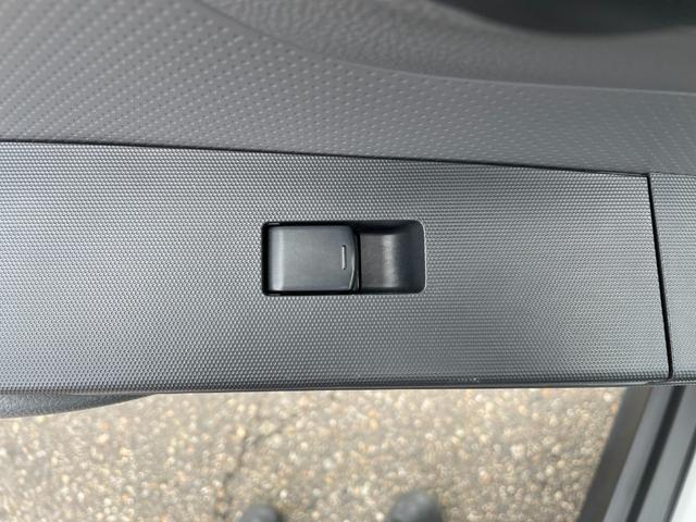 【支払総額推進店】お車をご覧い頂きまして、誠に有難う御座います。在庫車両になりますので、是非ご都合の宜しい時に、見に来て下さい。来店予約をされると、ご案内がスムーズです。