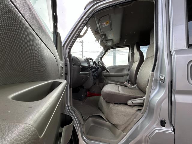 エブリイ ＰＣ　４ＡＴ　前席パワーウインドウ　ナビ　バックカメラ　Ｂｌｕｅｔｏｏｔｈ　ＥＴＣ　キーレス　切替４ＷＤ（68枚目）