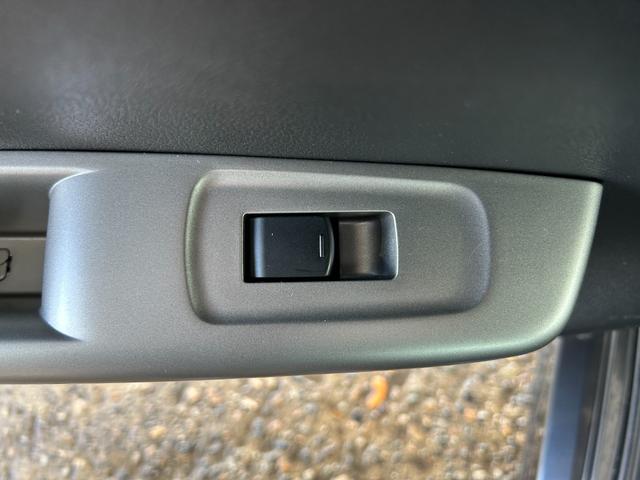 �y�x�����z���i�X�z���Ԃ������������܂��āA���ɗL�������܂��B�݌Ɏԗ��ɂȂ�܂��̂ŁA���񂲓s���̋X�������ɁA���ɗ��ĉ������B���X�\��������ƁA���ē����X���[�Y�ł��B