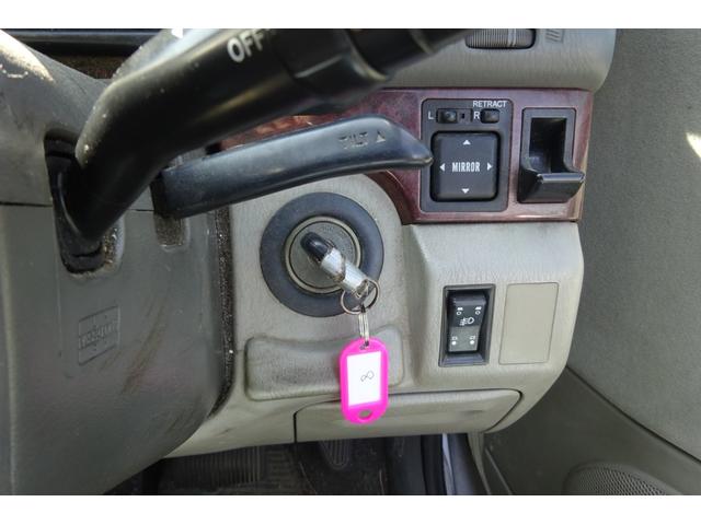 レジアス ハイエース トヨタ ４ｗｄ サンルーフ エアコン 後部座席エアコン ワンオーナー 車体カラーホワイト シルバー 運転席エアバック 助手席エアバックの中古車詳細 中古車検索ならkurutown クルタウン