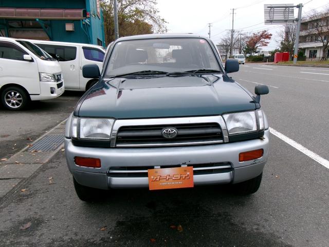 ハイラックスサーフ 　４ＷＤ　オーディオ　サンルーフ　１６インチ　ＡＷ　サイドステップ　マニュアルトランスミッション（9枚目）