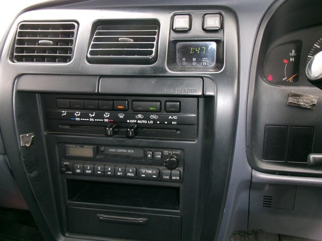 ハイラックスサーフ 　４ＷＤ　オーディオ　サンルーフ　１６インチ　ＡＷ　サイドステップ　マニュアルトランスミッション（29枚目）