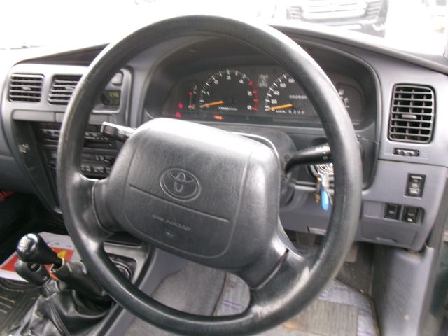 ハイラックスサーフ 　４ＷＤ　オーディオ　サンルーフ　１６インチ　ＡＷ　サイドステップ　マニュアルトランスミッション（32枚目）