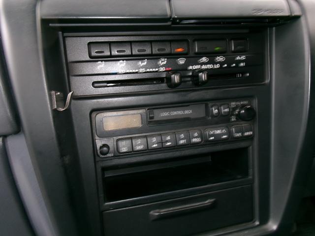 ハイラックスサーフ 　４ＷＤ　オーディオ　サンルーフ　１６インチ　ＡＷ　サイドステップ　マニュアルトランスミッション（33枚目）