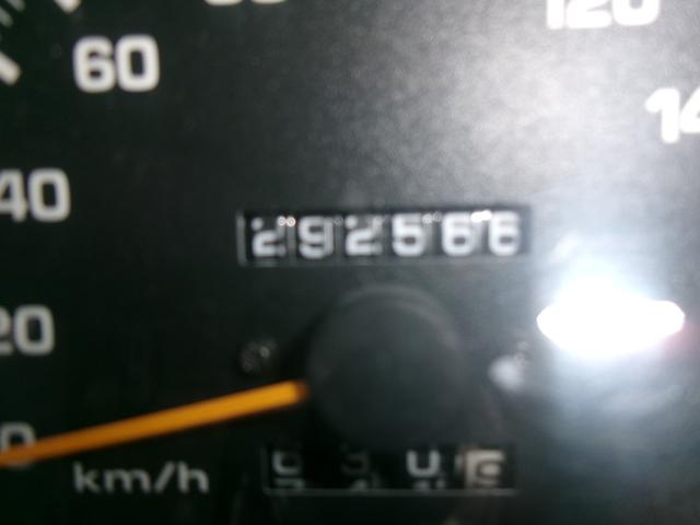 ハイラックスサーフ 　４ＷＤ　オーディオ　サンルーフ　１６インチ　ＡＷ　サイドステップ　マニュアルトランスミッション（35枚目）