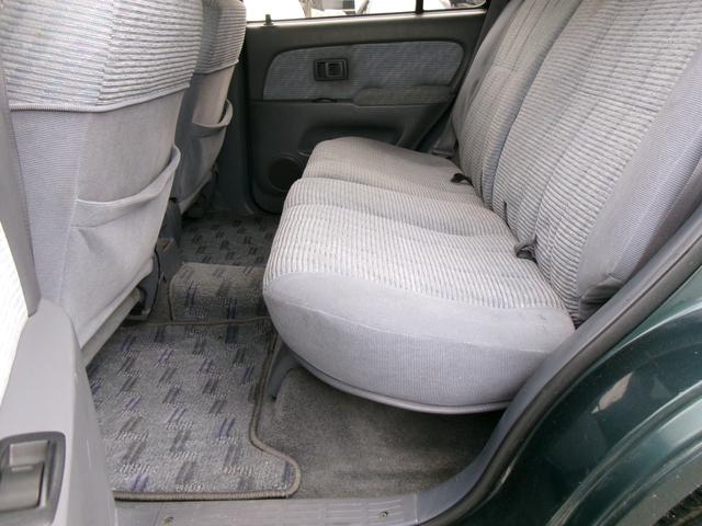 ハイラックスサーフ 　４ＷＤ　オーディオ　サンルーフ　１６インチ　ＡＷ　サイドステップ　マニュアルトランスミッション（38枚目）