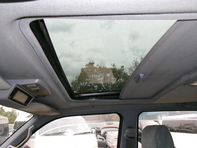 ハイラックスサーフ 　４ＷＤ　オーディオ　サンルーフ　１６インチ　ＡＷ　サイドステップ　マニュアルトランスミッション（39枚目）