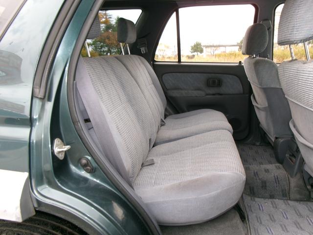 ハイラックスサーフ 　４ＷＤ　オーディオ　サンルーフ　１６インチ　ＡＷ　サイドステップ　マニュアルトランスミッション（40枚目）