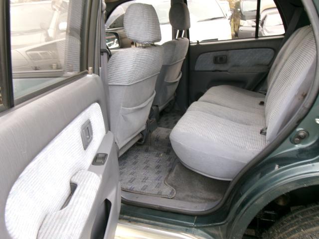 ハイラックスサーフ 　４ＷＤ　オーディオ　サンルーフ　１６インチ　ＡＷ　サイドステップ　マニュアルトランスミッション（41枚目）