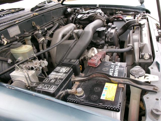 ハイラックスサーフ 　４ＷＤ　オーディオ　サンルーフ　１６インチ　ＡＷ　サイドステップ　マニュアルトランスミッション（46枚目）