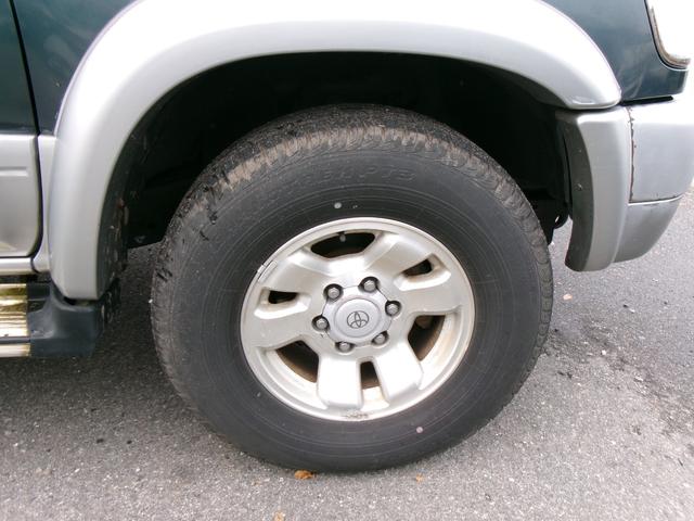 ハイラックスサーフ 　４ＷＤ　オーディオ　サンルーフ　１６インチ　ＡＷ　サイドステップ　マニュアルトランスミッション（48枚目）