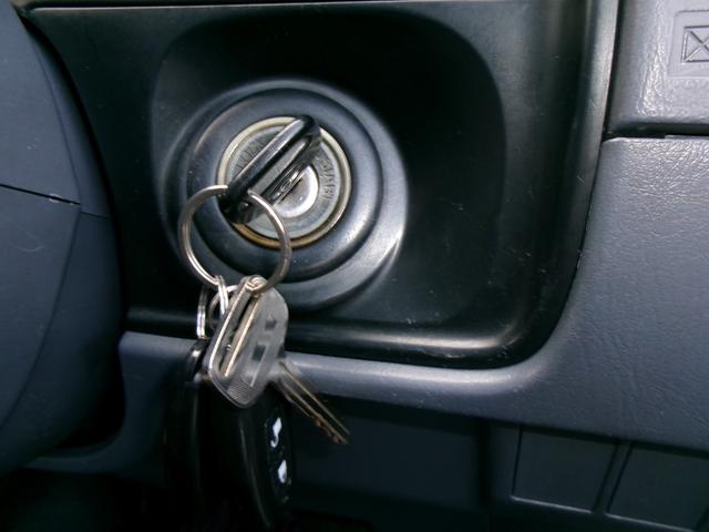 ハイラックスサーフ SSR-Xリミテッド ワイド 2インチリフトアップ 社外マフラー ナビバックカメラ TV 4WD 社外17インチアルミホイールマッドタイヤ キーレスX2(32枚目)