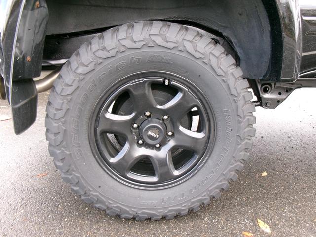 ハイラックスサーフ SSR-Xリミテッド ワイド 2インチリフトアップ 社外マフラー ナビバックカメラ TV 4WD 社外17インチアルミホイールマッドタイヤ キーレスX2(67枚目)