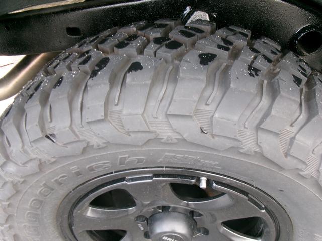 ハイラックスサーフ SSR-Xリミテッド ワイド 2インチリフトアップ 社外マフラー ナビバックカメラ TV 4WD 社外17インチアルミホイールマッドタイヤ キーレスX2(69枚目)