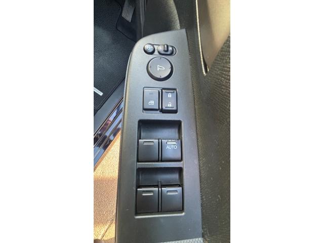 ステップワゴンスパーダ Ｚ　車検整備２年付き　ＢＴ　横滑防止　イモビ　スマキー　地デジＴＶ　フルフラットシート　バックモニタ－　キーフリー　ＰＷ　ＨＤＤナビエディション　ＥＴＣ付　ナビ・ＴＶ　ＤＶＤ再生　運転席助手席エアバック（9枚目）