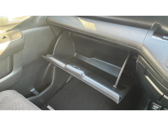 ステップワゴンスパーダ Ｚ　車検整備２年付き　ＢＴ　横滑防止　イモビ　スマキー　地デジＴＶ　フルフラットシート　バックモニタ－　キーフリー　ＰＷ　ＨＤＤナビエディション　ＥＴＣ付　ナビ・ＴＶ　ＤＶＤ再生　運転席助手席エアバック（16枚目）