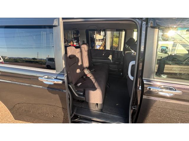 ステップワゴンスパーダ Ｚ　車検整備２年付き　ＢＴ　横滑防止　イモビ　スマキー　地デジＴＶ　フルフラットシート　バックモニタ－　キーフリー　ＰＷ　ＨＤＤナビエディション　ＥＴＣ付　ナビ・ＴＶ　ＤＶＤ再生　運転席助手席エアバック（25枚目）