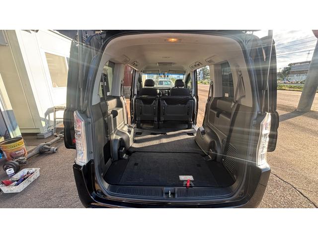 ステップワゴンスパーダ Ｚ　車検整備２年付き　ＢＴ　横滑防止　イモビ　スマキー　地デジＴＶ　フルフラットシート　バックモニタ－　キーフリー　ＰＷ　ＨＤＤナビエディション　ＥＴＣ付　ナビ・ＴＶ　ＤＶＤ再生　運転席助手席エアバック（27枚目）