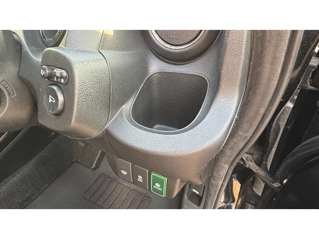 フィットシャトルハイブリッド ハイブリッド 検9年1月 キーレスキー エアコン ESC 運転席助手席エアバック パワーステアリング クルコン ABS イモビライザー 衝突安全ボディ 電動格納ミラー ETC SDナビ DVD視聴 ワンセグ(21枚目)