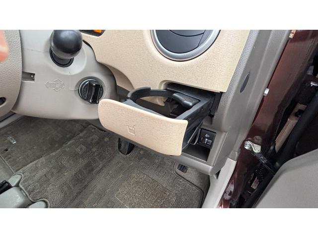 モコ Ｅ　ＦＯＵＲ　車検整備２年付き　フルフラットシート　　フルオートエアコン　寒冷地仕様車　エアバッグ　シ－トヒ－タ－　ＡＢＳ　フルタイム４ＷＤ　ＰＳ　ＰＷ　衝突安全ボディ　ベンチシート　インテリキー　盗難防止（16枚目）