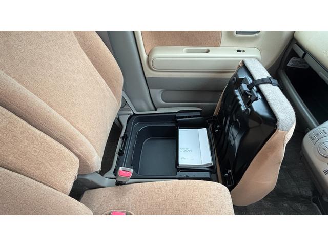 モコ Ｅ　ＦＯＵＲ　車検整備２年付き　フルフラットシート　　フルオートエアコン　寒冷地仕様車　エアバッグ　シ－トヒ－タ－　ＡＢＳ　フルタイム４ＷＤ　ＰＳ　ＰＷ　衝突安全ボディ　ベンチシート　インテリキー　盗難防止（19枚目）