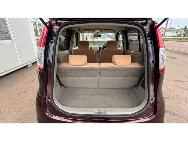 モコ Ｅ　ＦＯＵＲ　車検整備２年付き　フルフラットシート　　フルオートエアコン　寒冷地仕様車　エアバッグ　シ－トヒ－タ－　ＡＢＳ　フルタイム４ＷＤ　ＰＳ　ＰＷ　衝突安全ボディ　ベンチシート　インテリキー　盗難防止（21枚目）