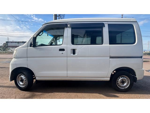 ハイゼットカーゴ DX 車検整備2年付き 切替4WD 両側スライド フロントパワーウィンドウ ダブルエアバック キーレスリモコン エアバック パワステ エアコン純正オーディオ(8枚目)