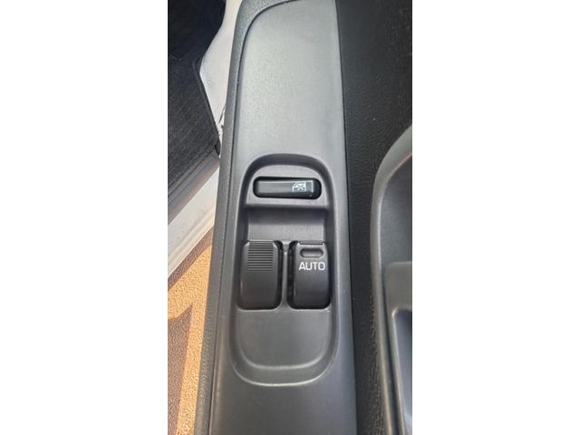 ハイゼットカーゴ DX 車検整備2年付き 切替4WD 両側スライド フロントパワーウィンドウ ダブルエアバック キーレスリモコン エアバック パワステ エアコン純正オーディオ(9枚目)