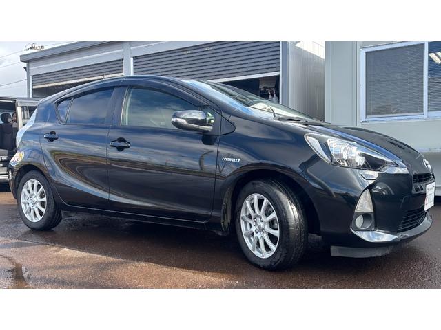 アクア Ｇ　車検整備２年付き　ｂｌｕｅｔｏｏｔｈ　デュアルエアバック　ナビＴＶ　Ｉ－ＳＴＯＰ　衝突安全ボディ　ＰＷ　地デジ　ＥＳＣ　ＡＴエアコン　ＡＢＳ　ＳＤナビゲーション　ＰＳ　アルミ　運転席エアバッグ（3枚目）