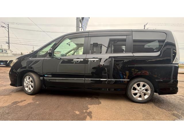 セレナ ハイウェイスター　Ｓ－ハイブリッド　車検整備２年付　ＡＳＴＯＰ　スマートキー　地デジテレビ　電格ミラー　Ｗエアコン　ＳＤ　衝突安全ボディ　寒冷地仕様　３列シート　フルフラットシート　オートクルーズ　セキュリティ　ウォークスルー　Ｂカメラ（8枚目）