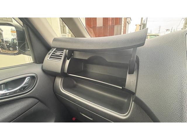 セレナ ハイウェイスター　Ｓ－ハイブリッド　車検整備２年付　ＡＳＴＯＰ　スマートキー　地デジテレビ　電格ミラー　Ｗエアコン　ＳＤ　衝突安全ボディ　寒冷地仕様　３列シート　フルフラットシート　オートクルーズ　セキュリティ　ウォークスルー　Ｂカメラ（14枚目）