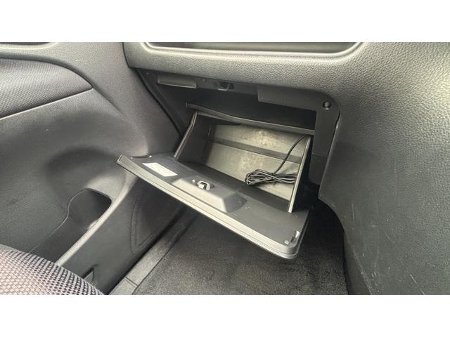 セレナ ハイウェイスター　Ｓ－ハイブリッド　車検整備２年付　ＡＳＴＯＰ　スマートキー　地デジテレビ　電格ミラー　Ｗエアコン　ＳＤ　衝突安全ボディ　寒冷地仕様　３列シート　フルフラットシート　オートクルーズ　セキュリティ　ウォークスルー　Ｂカメラ（15枚目）