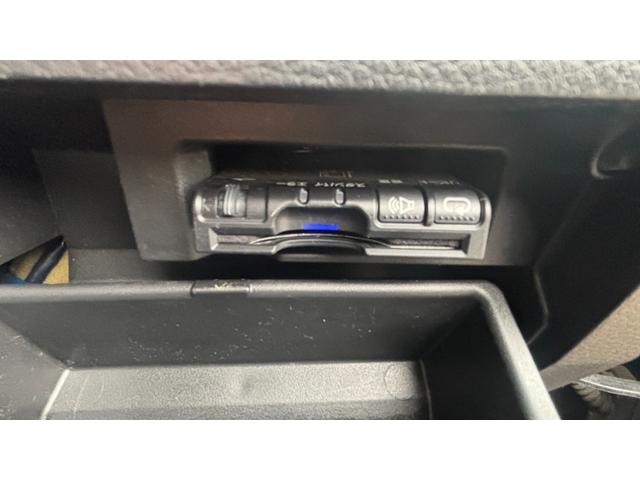 セレナ ハイウェイスター　Ｓ－ハイブリッド　車検整備２年付　ＡＳＴＯＰ　スマートキー　地デジテレビ　電格ミラー　Ｗエアコン　ＳＤ　衝突安全ボディ　寒冷地仕様　３列シート　フルフラットシート　オートクルーズ　セキュリティ　ウォークスルー　Ｂカメラ（19枚目）