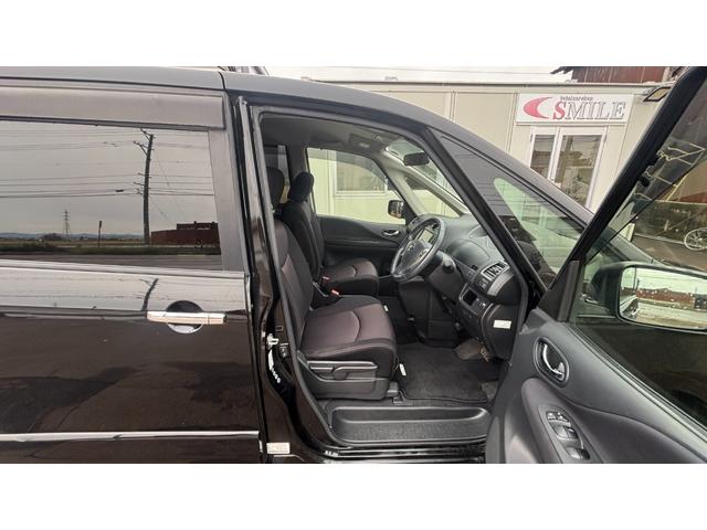 セレナ ハイウェイスター　Ｓ－ハイブリッド　車検整備２年付　ＡＳＴＯＰ　スマートキー　地デジテレビ　電格ミラー　Ｗエアコン　ＳＤ　衝突安全ボディ　寒冷地仕様　３列シート　フルフラットシート　オートクルーズ　セキュリティ　ウォークスルー　Ｂカメラ（20枚目）