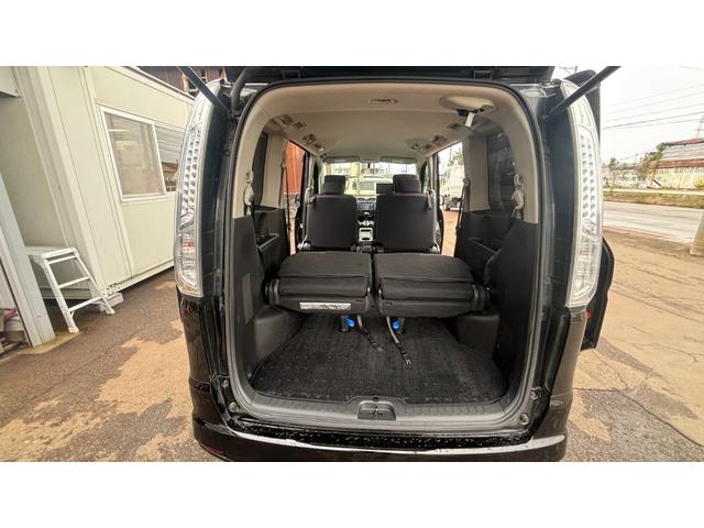 セレナ ハイウェイスター　Ｓ－ハイブリッド　車検整備２年付　ＡＳＴＯＰ　スマートキー　地デジテレビ　電格ミラー　Ｗエアコン　ＳＤ　衝突安全ボディ　寒冷地仕様　３列シート　フルフラットシート　オートクルーズ　セキュリティ　ウォークスルー　Ｂカメラ（24枚目）