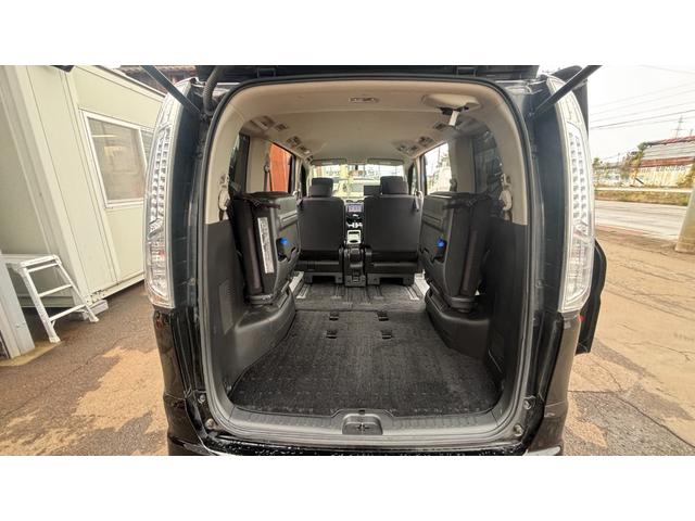 セレナ ハイウェイスター　Ｓ－ハイブリッド　車検整備２年付　ＡＳＴＯＰ　スマートキー　地デジテレビ　電格ミラー　Ｗエアコン　ＳＤ　衝突安全ボディ　寒冷地仕様　３列シート　フルフラットシート　オートクルーズ　セキュリティ　ウォークスルー　Ｂカメラ（25枚目）