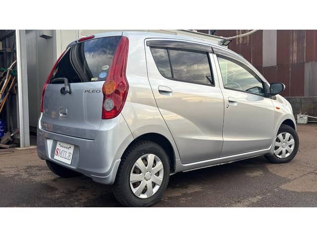 プレオ Ｆ　検８年６月　　５速マニュアル　パワーステアリング　４ＷＤ　キーレスエントリー　運転席エアバッグ　ＣＤ（9枚目）