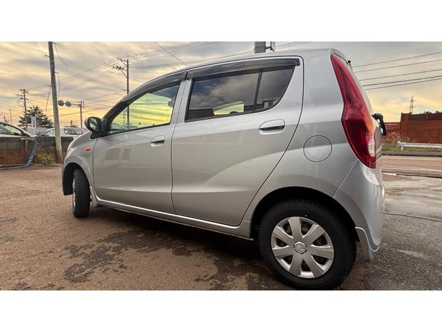 プレオ Ｆ　検８年６月　　５速マニュアル　パワーステアリング　４ＷＤ　キーレスエントリー　運転席エアバッグ　ＣＤ（11枚目）