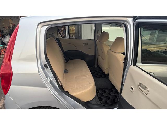 プレオ Ｆ　検８年６月　　５速マニュアル　パワーステアリング　４ＷＤ　キーレスエントリー　運転席エアバッグ　ＣＤ（24枚目）