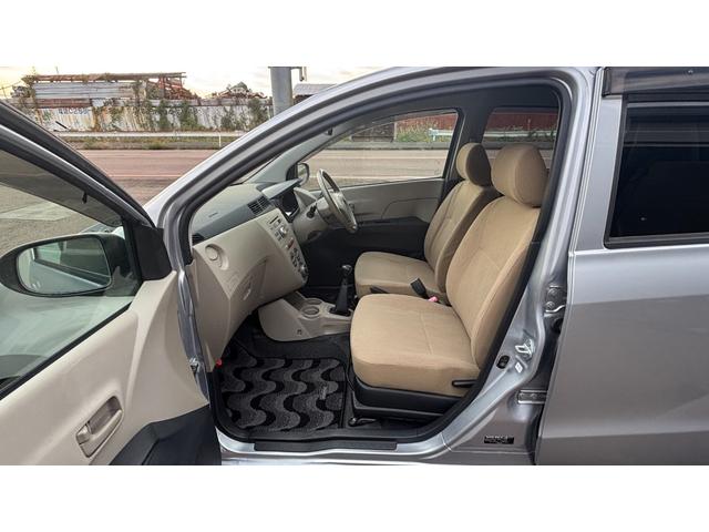 プレオ Ｆ　検８年６月　　５速マニュアル　パワーステアリング　４ＷＤ　キーレスエントリー　運転席エアバッグ　ＣＤ（30枚目）