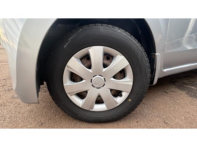 プレオ Ｆ　検８年６月　　５速マニュアル　パワーステアリング　４ＷＤ　キーレスエントリー　運転席エアバッグ　ＣＤ（34枚目）