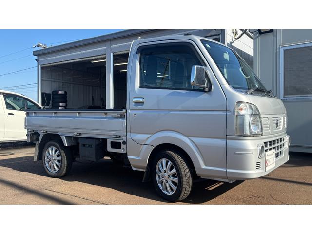 NT100クリッパートラック GX 検8年5月 切替4WD デフロック Lギア パワーウインド キーレスエントリー ナビテレビ AC パワーステアリング エアバッグ ABS 助手席エアバック(3枚目)