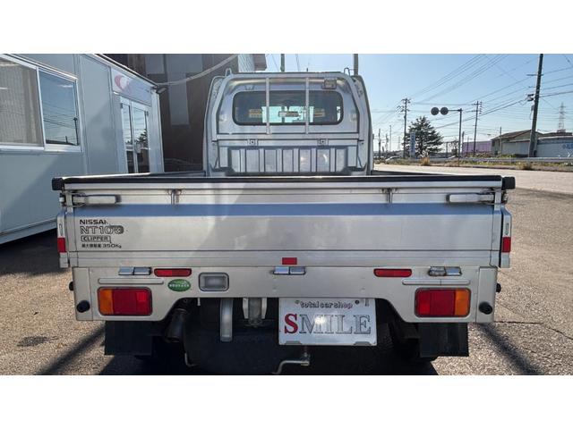 NT100クリッパートラック GX 検8年5月 切替4WD デフロック Lギア パワーウインド キーレスエントリー ナビテレビ AC パワーステアリング エアバッグ ABS 助手席エアバック(6枚目)